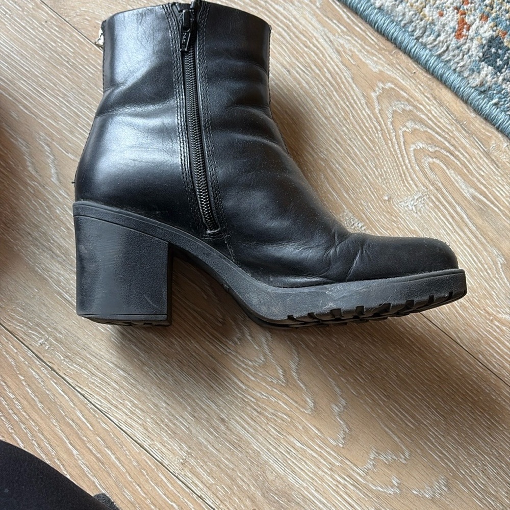 Vagabond Heeled Ankle Boots - Picture 5 of 8